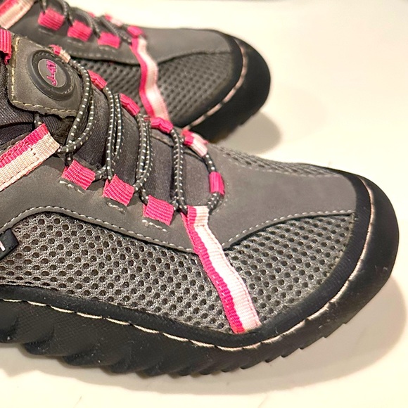 Jeep J-41 Charcoal Tahoe Sneakers with pink accents.  Sz:8.5 Super Cute! - Picture 8 of 8